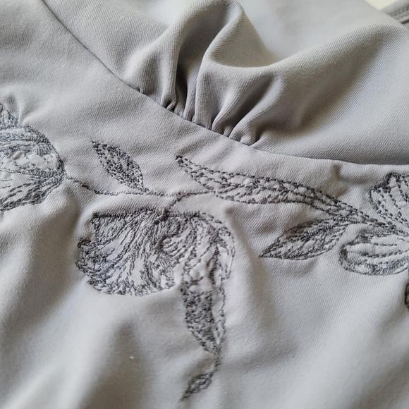 Rare Fabletics longline floral embroidered bralette bra - Picture 3 of 9